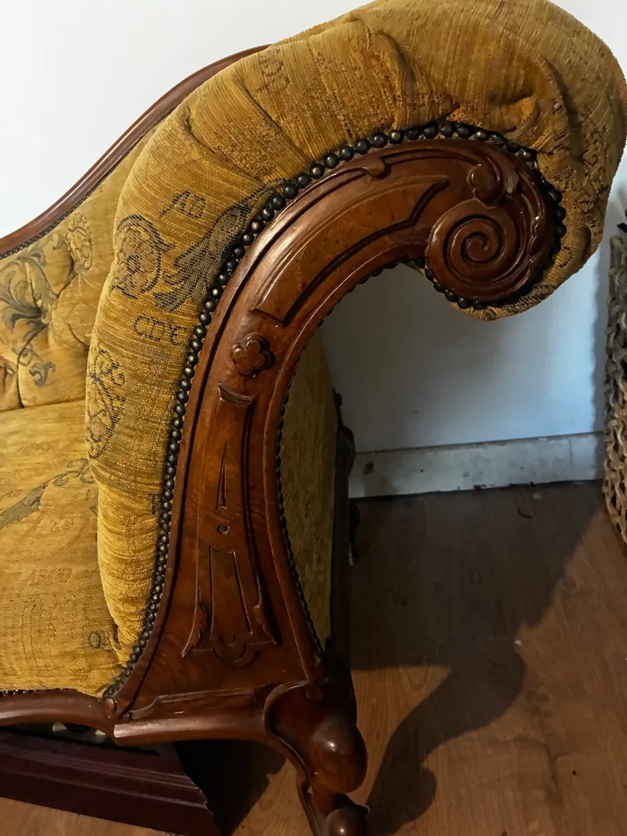 Antique couch - Image 1