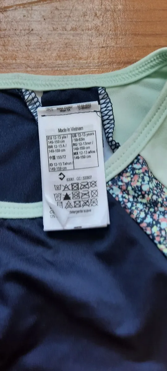 Decathlon matching shorts and top set - Image 2