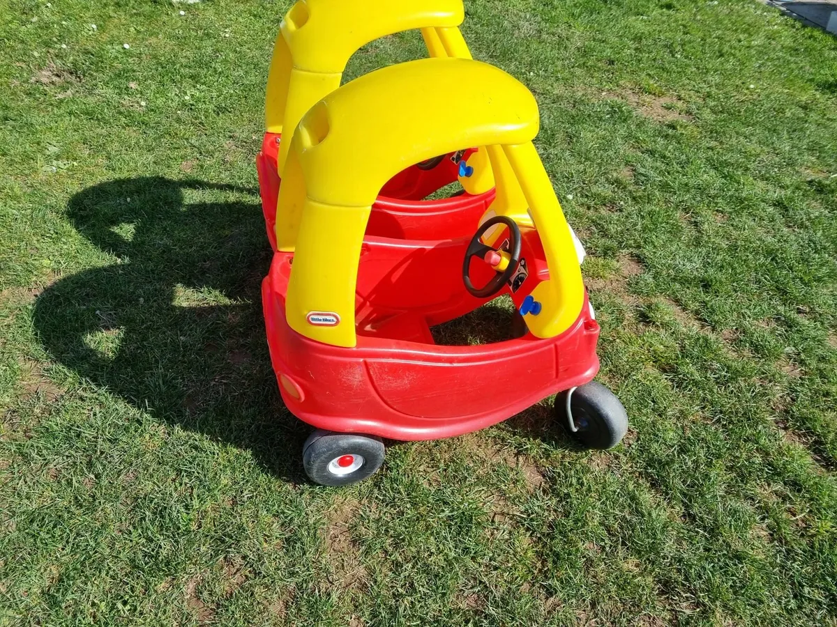Little Tikes Cozy Coupe Ride Ons & Petrol Pump - Image 4