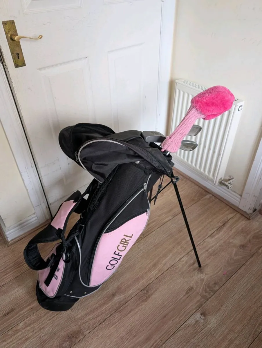 Girls Golf clubs first come first served - Image 1