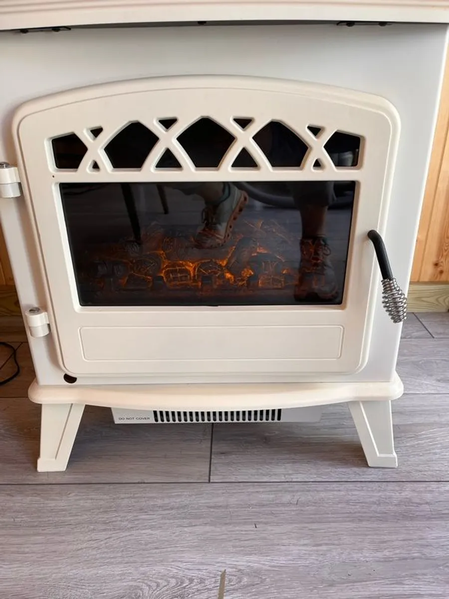 Free standing Woodburner effect LED fire - Image 1