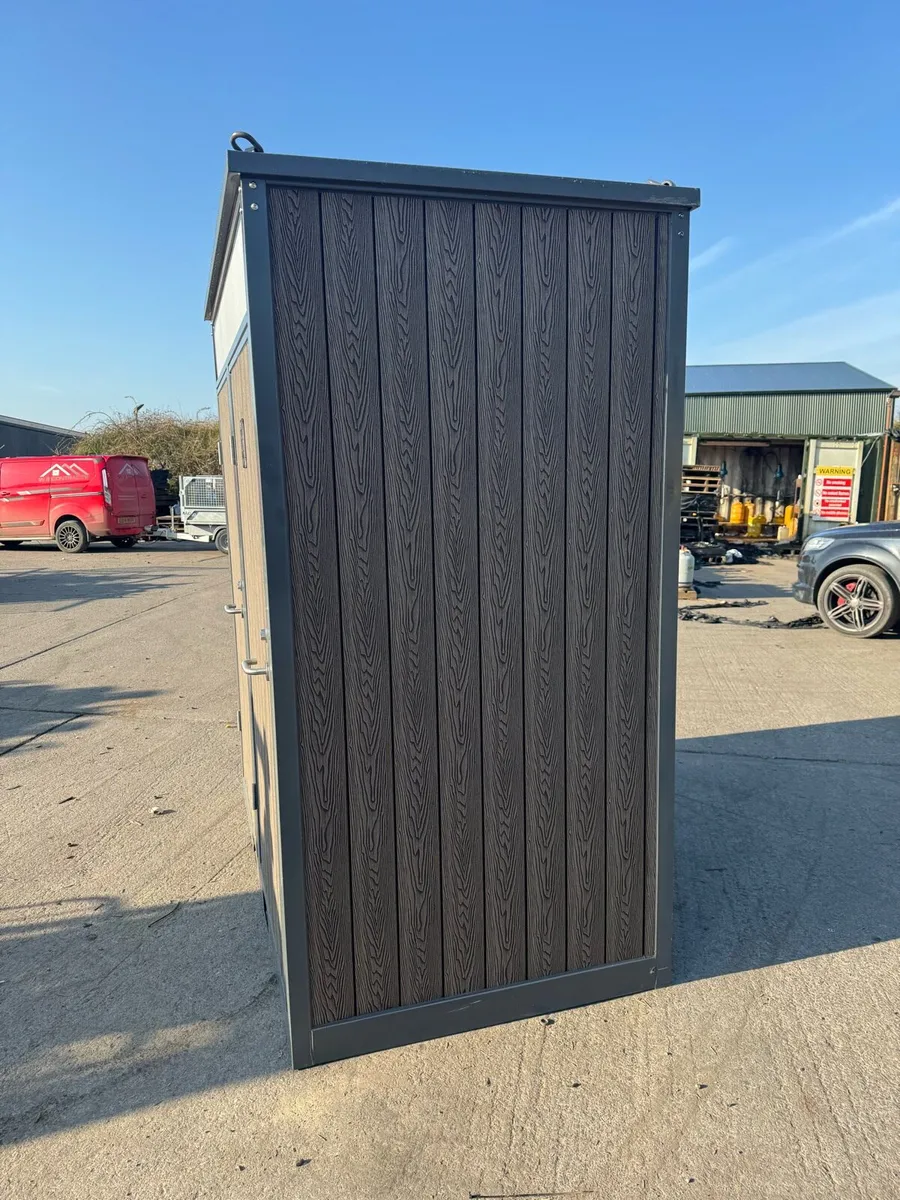 Double toilet block - brand new - Image 4