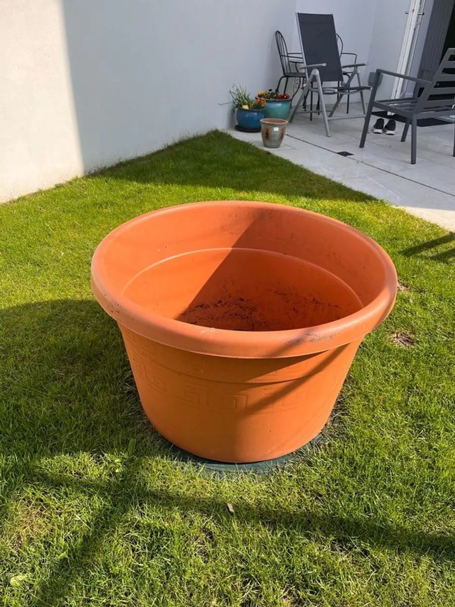 Extra Large Terracotta Colour plastic Planter - Image 3