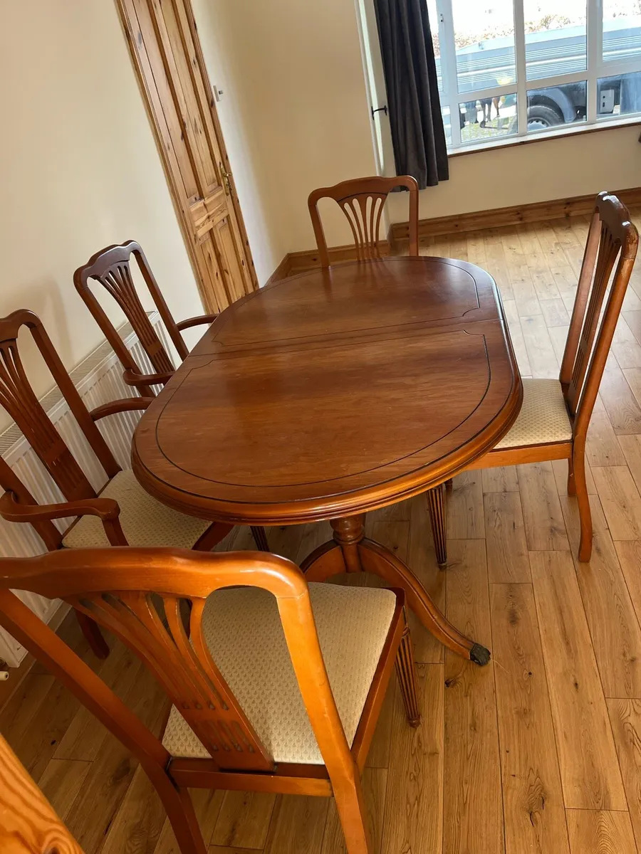 Table with chairs - Image 3