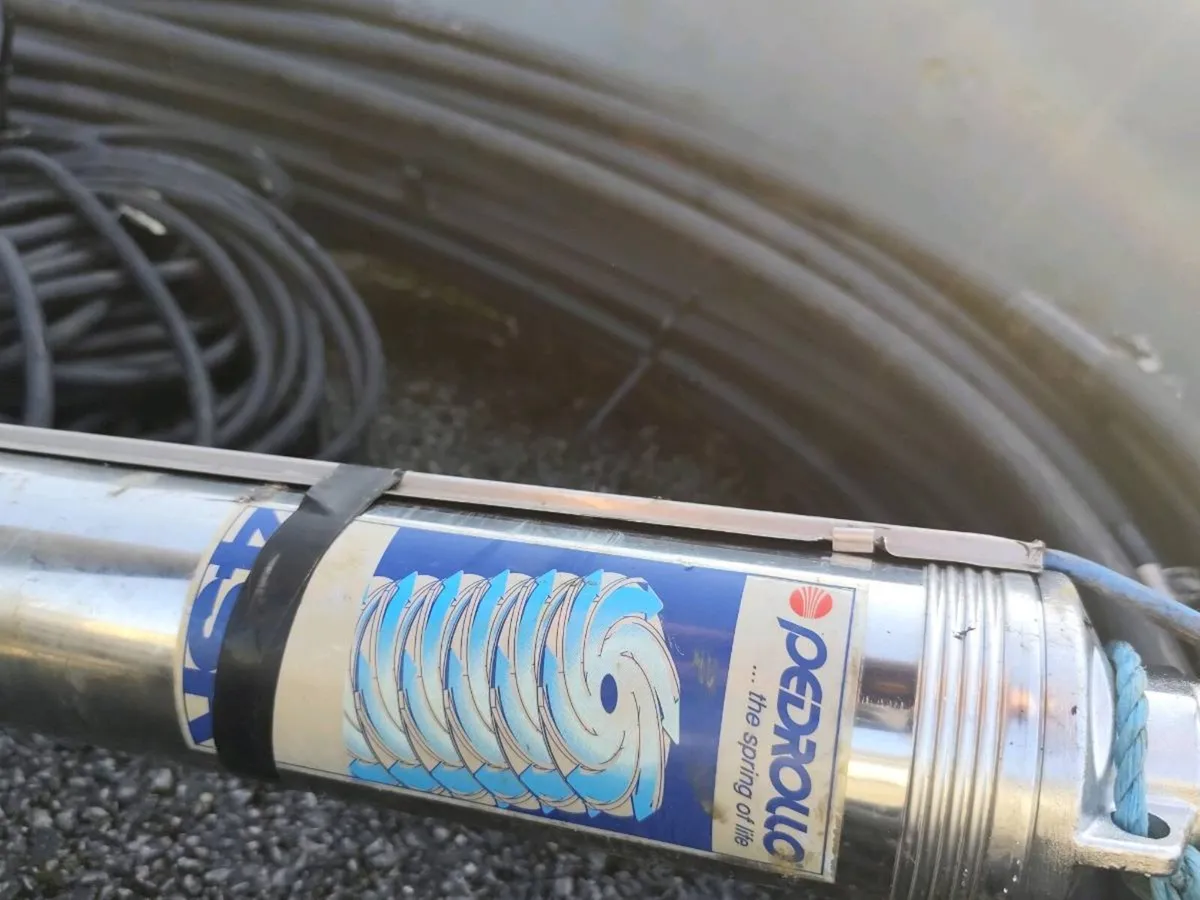 Submersible water pump + 230 ft of pipe - Image 2