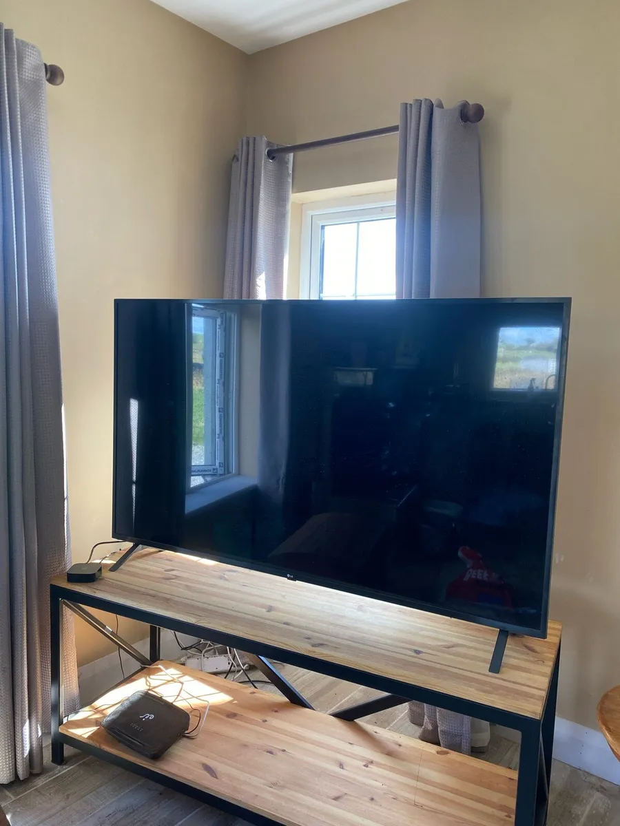 LG 65UN73006LA 65” Smart 4k Ultra HD TV + stand - Image 2