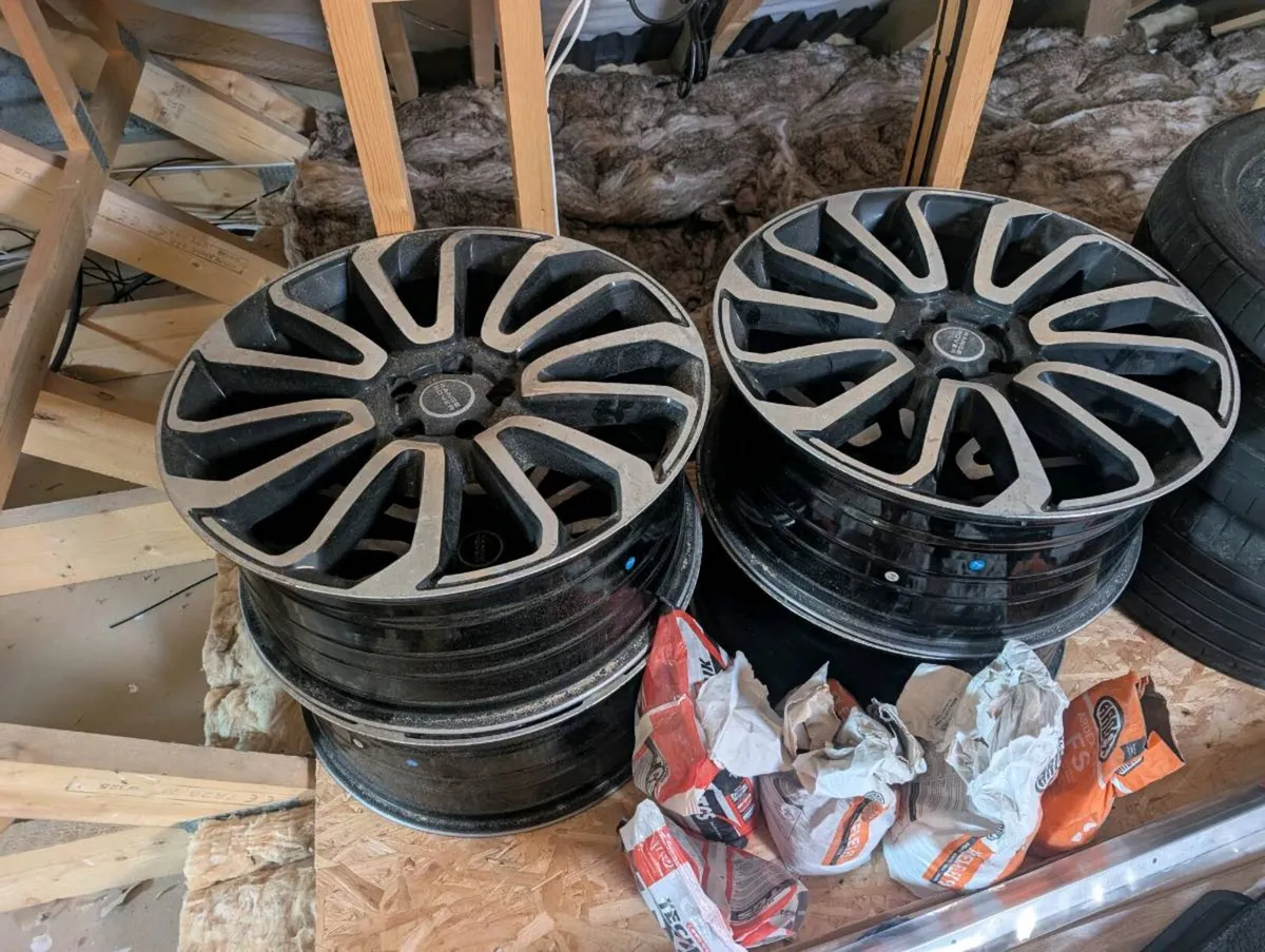 Set of turbine alloy wheels for Land Rover 22" - Image 3