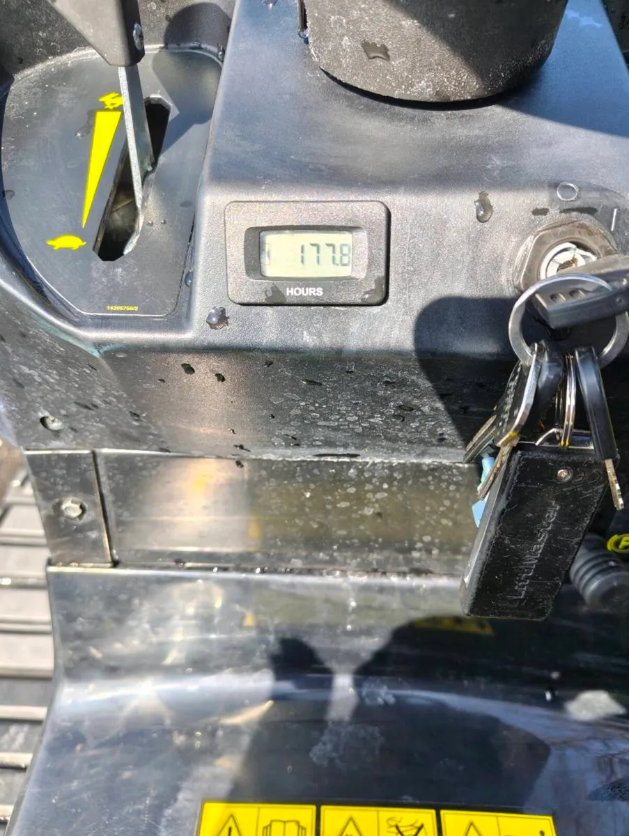 Ride on lawnmower - Image 4