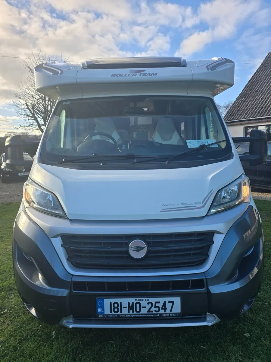 2018 Roller Team Auto-Roller 747 - Image 1