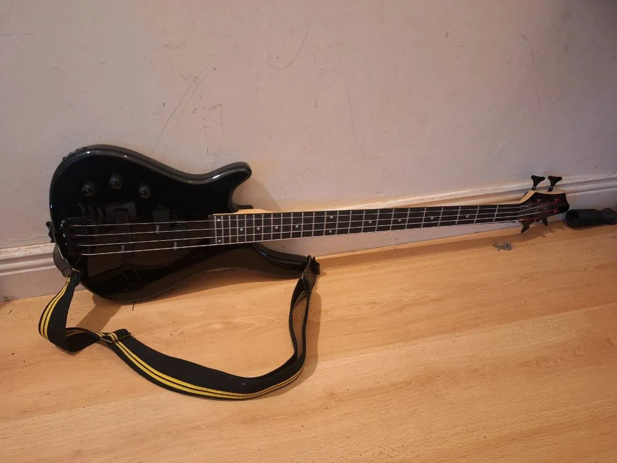 Left handed bass guitar - Image 2