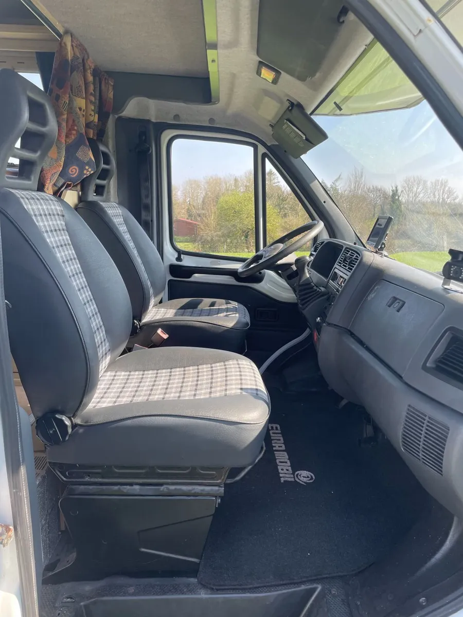 Camper Van - Image 4