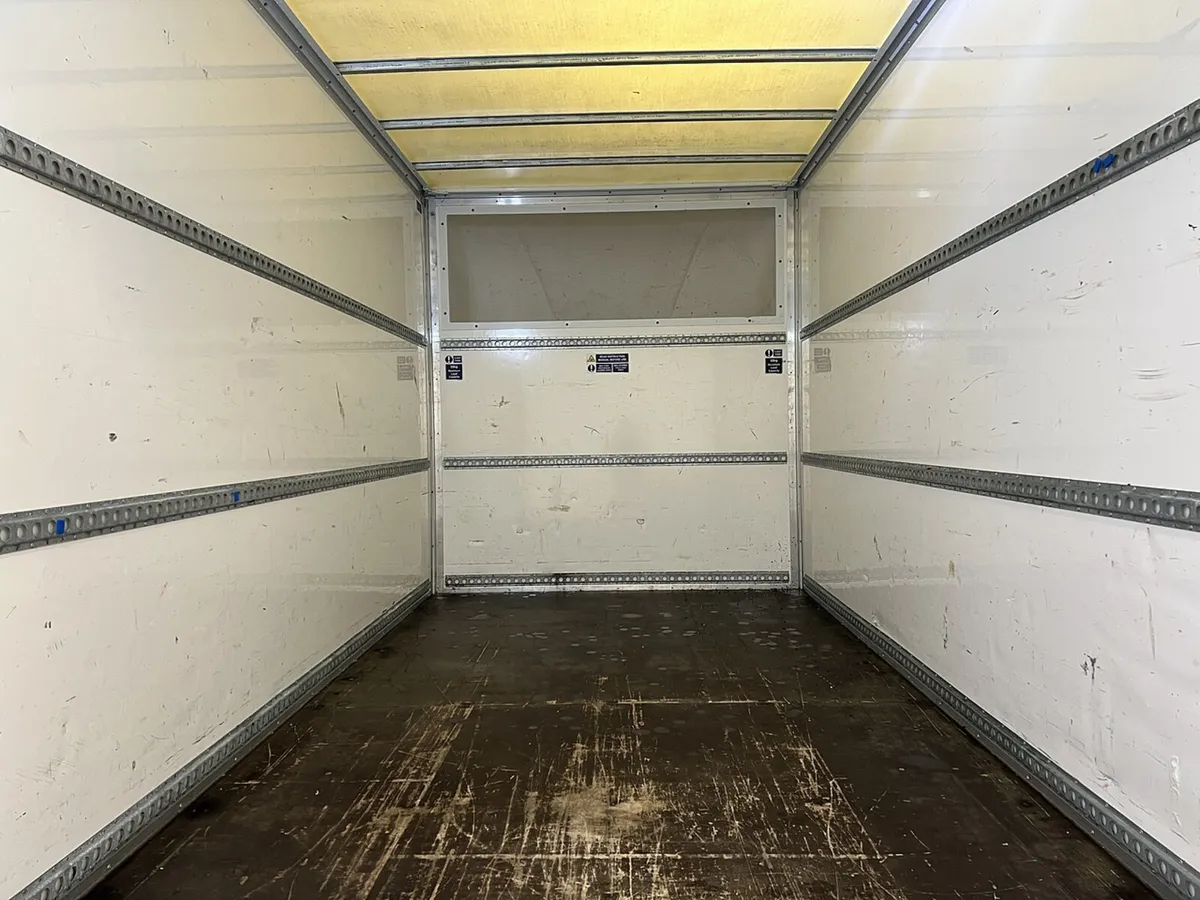 2023 Ford Transit Luton Box Van - Image 3
