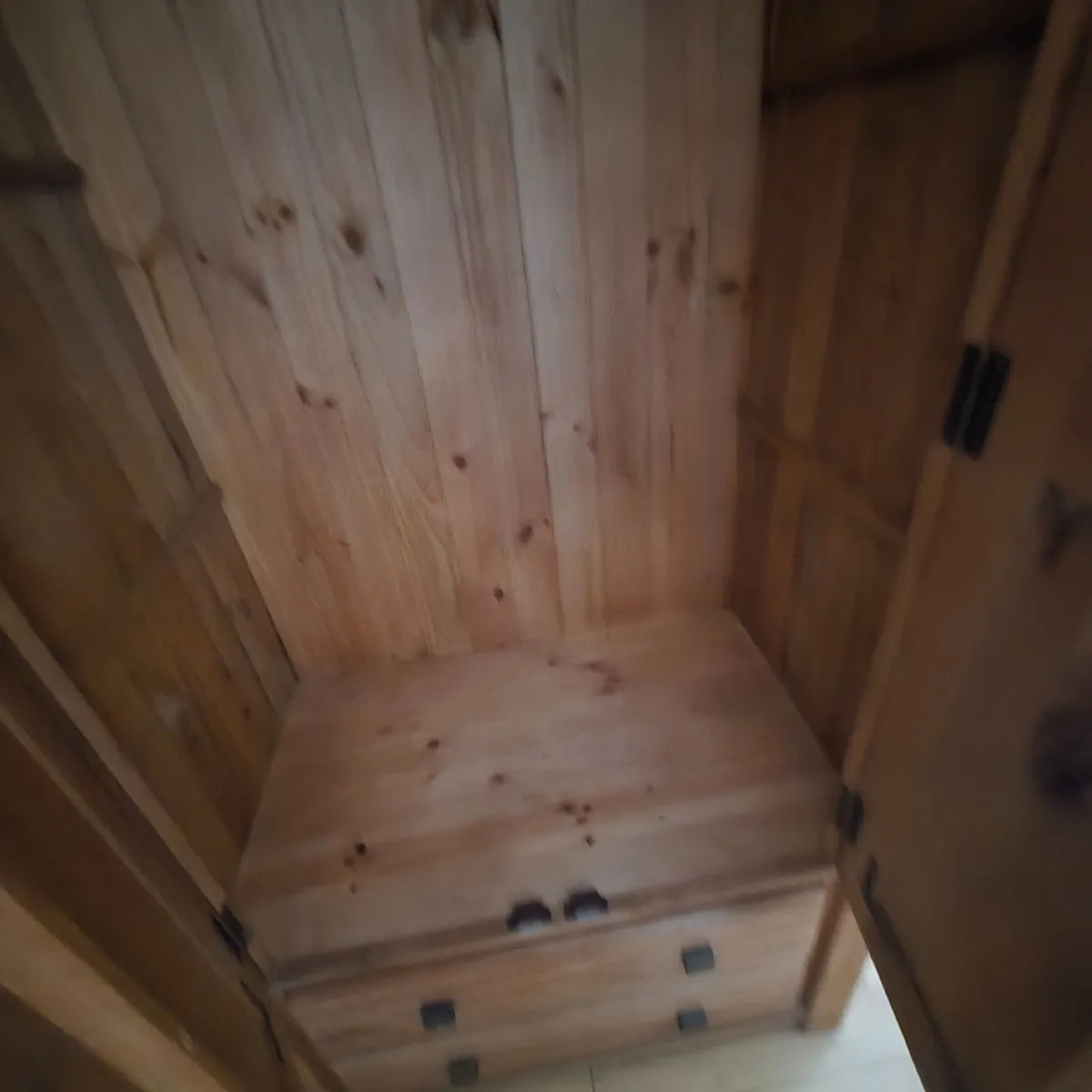 Solid oak wardrobe - Image 1