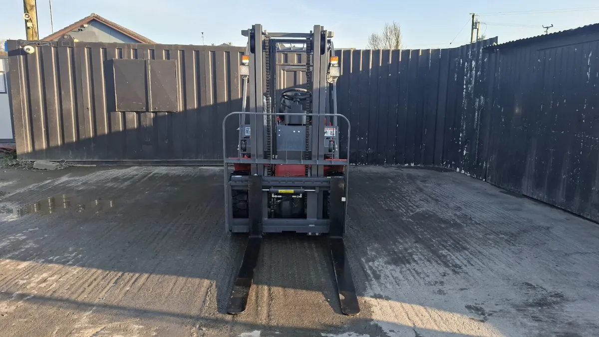 HCHI 3.5T Forklift - Image 2