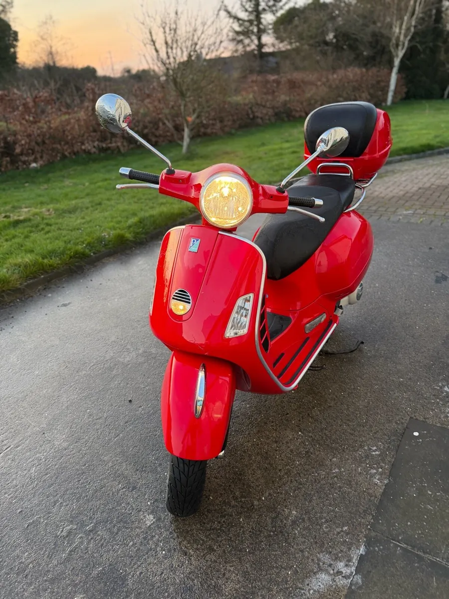 Vespa GTS 250 - Image 1