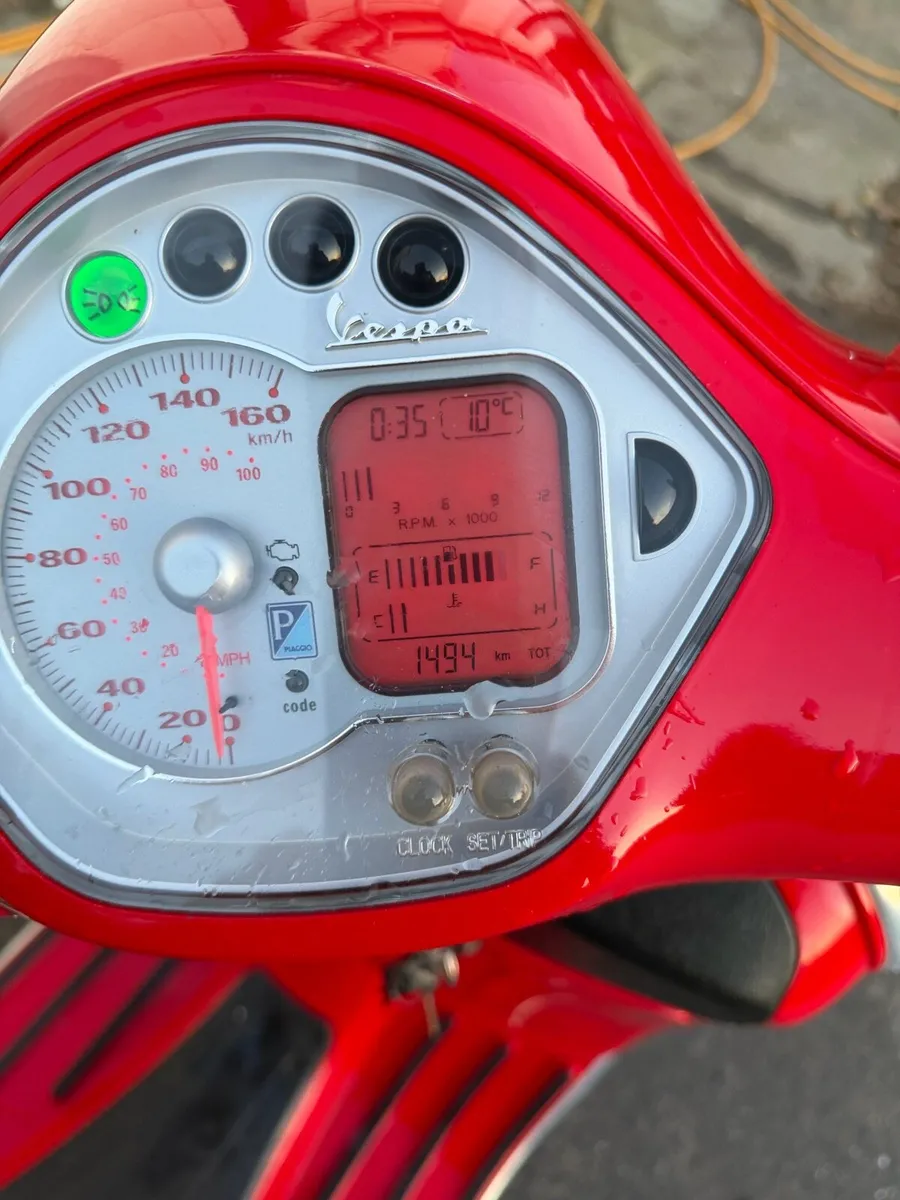 Vespa GTS 250 - Image 3