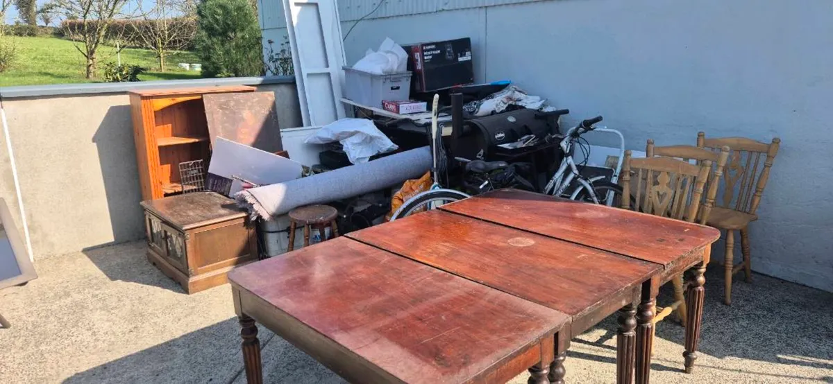 Car boot items - Image 1