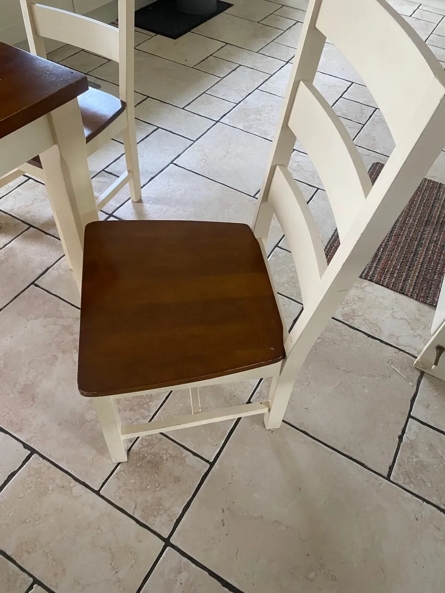 Dining Table & chairs - Image 2