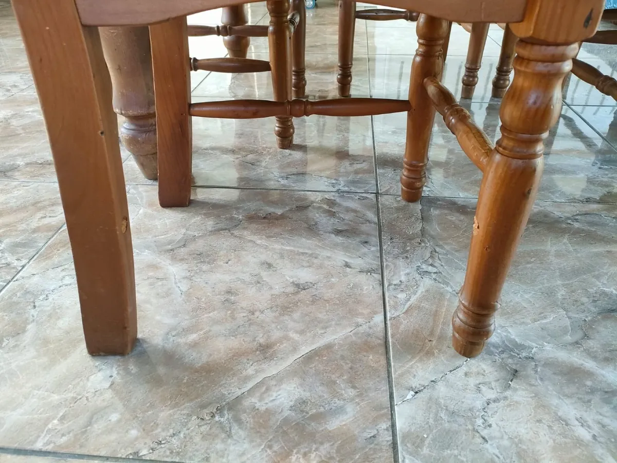 Table & chairs - Image 2