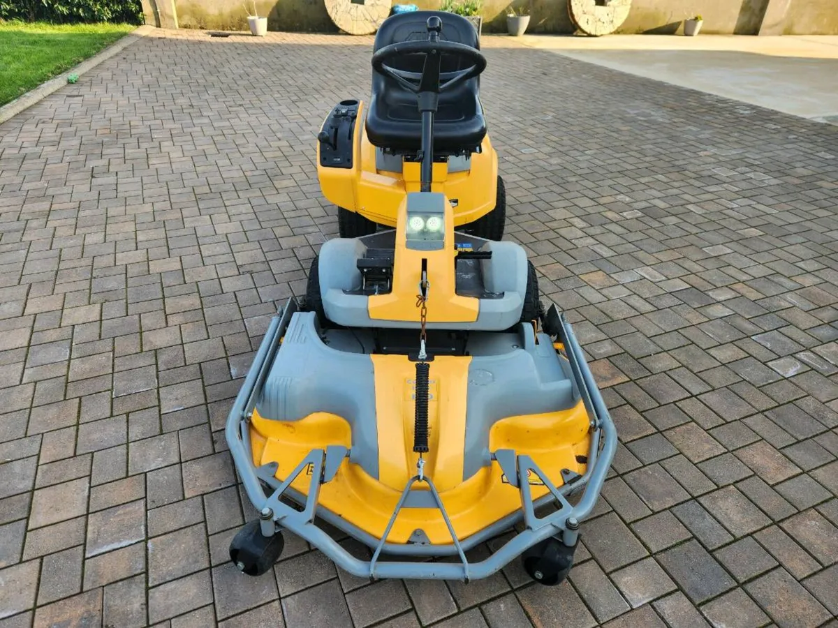 Stiga 520L Outfront Mower - Image 2