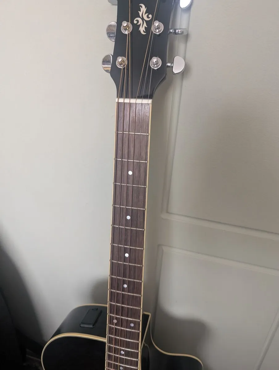YAMAHA APX500 GUITAR, Brand new - Image 3