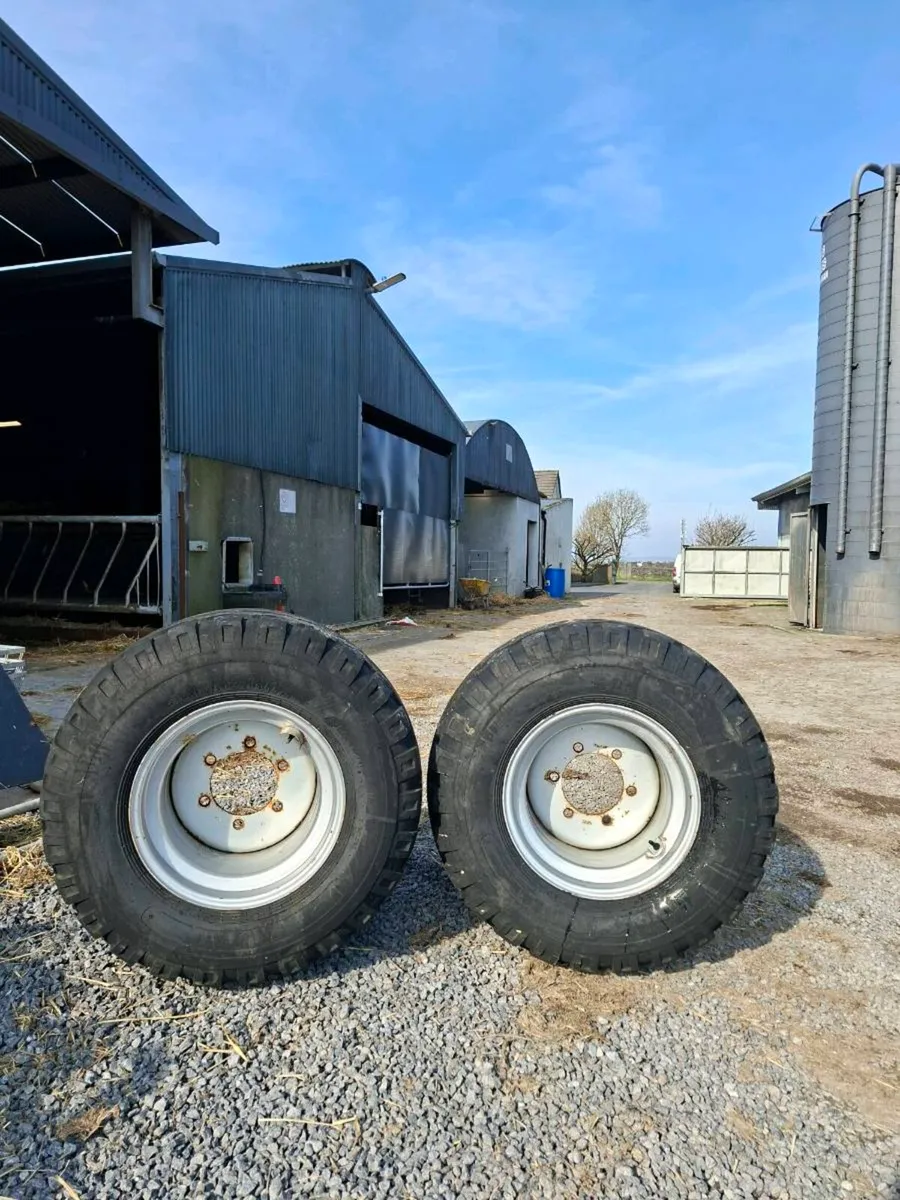 2 norstar tires - Image 1