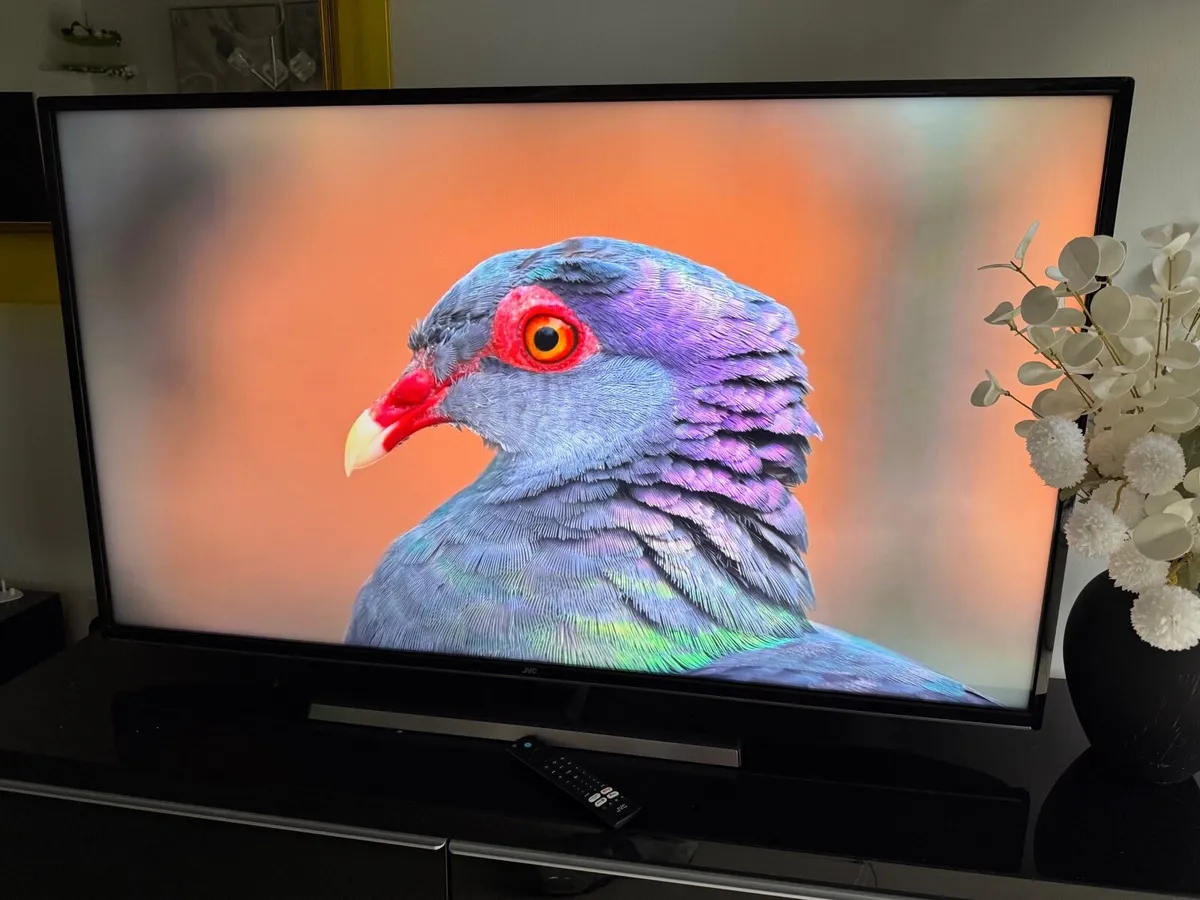 JVC 50” SMART 4K ULTRA HD TV in swords - Image 4