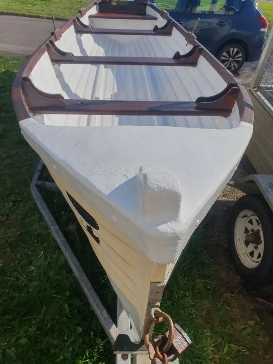 19 foot lake boat - Image 2