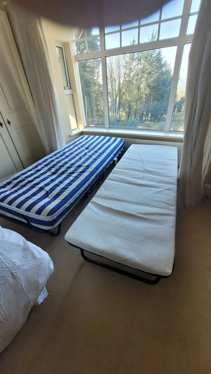 Beds and mattresses - Image 1