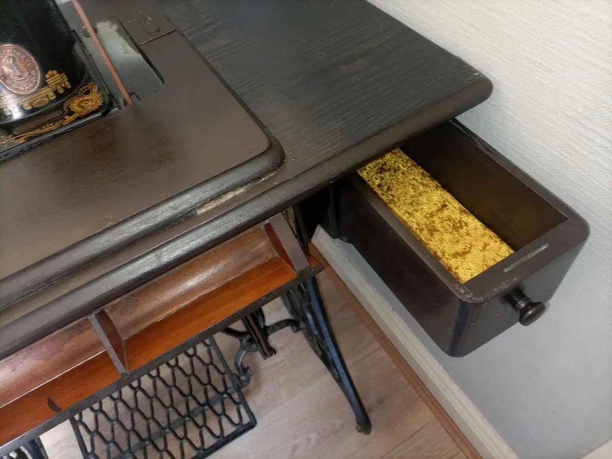 Sewing machine - Image 3