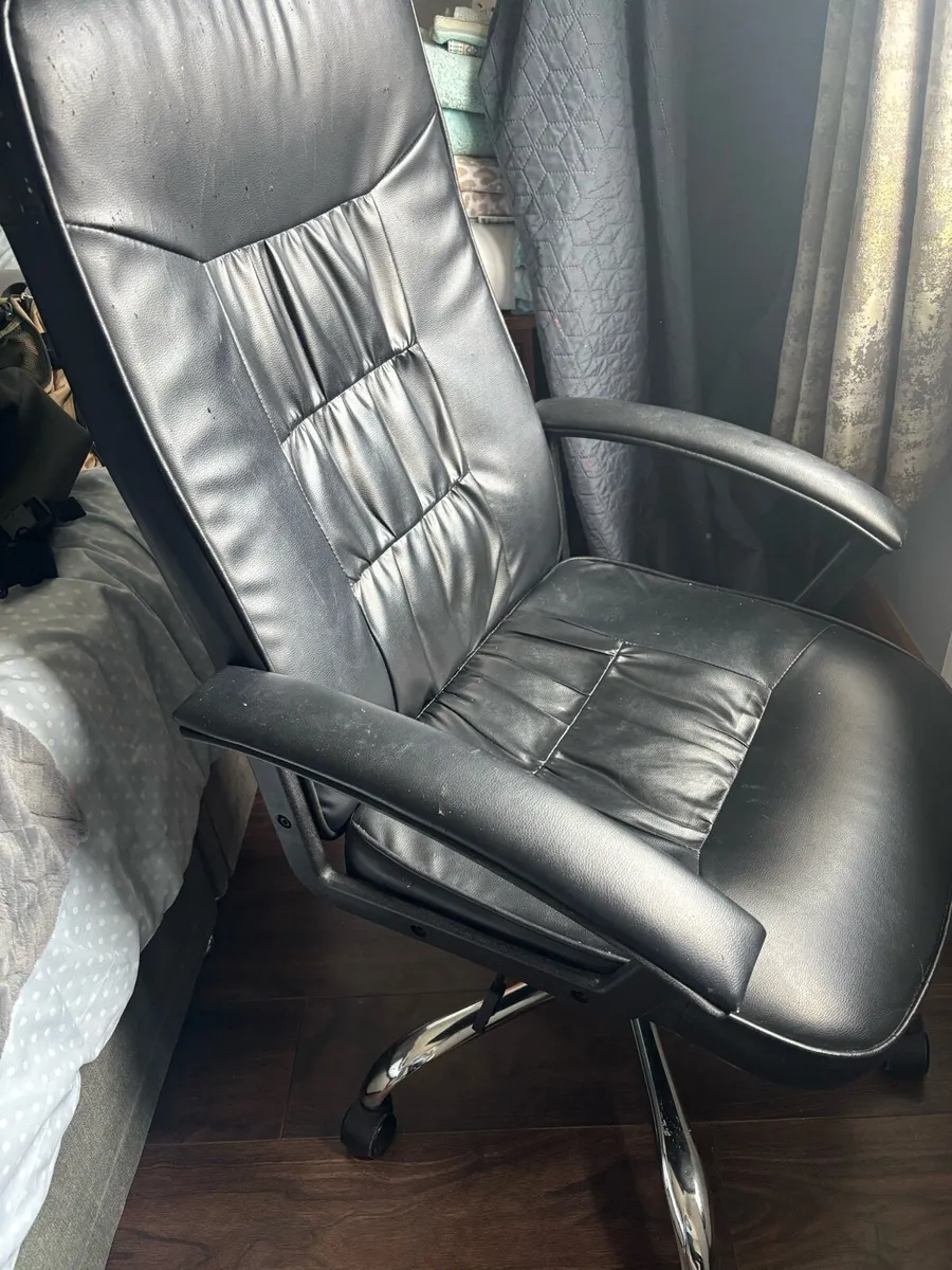 Computer chair - Image 1