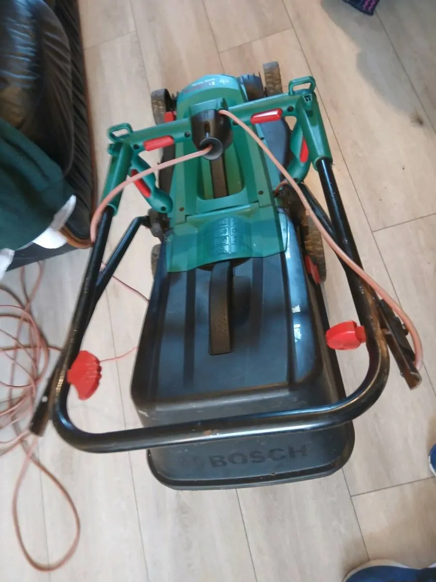 Bosch Electric Lawnmower - Image 3