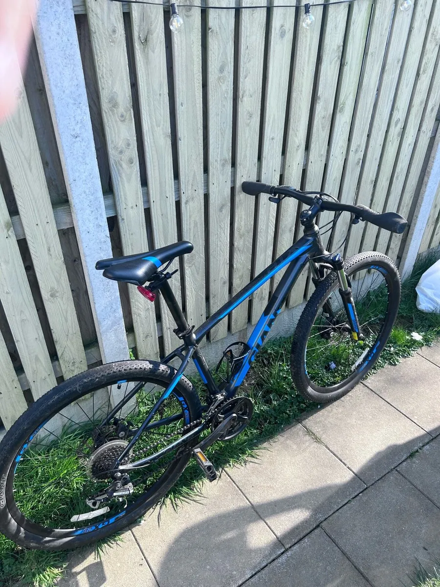 GIANT Mountain Bike - Image 2