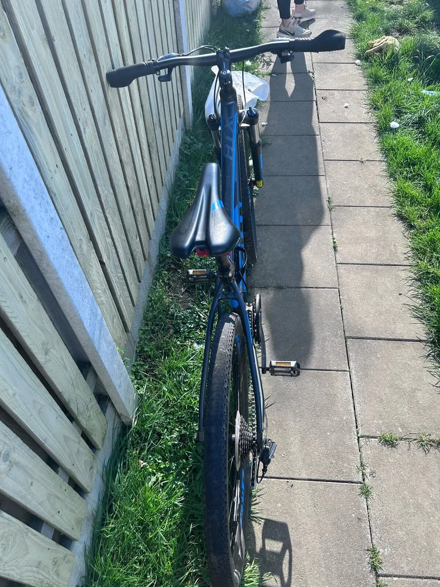 GIANT Mountain Bike - Image 3