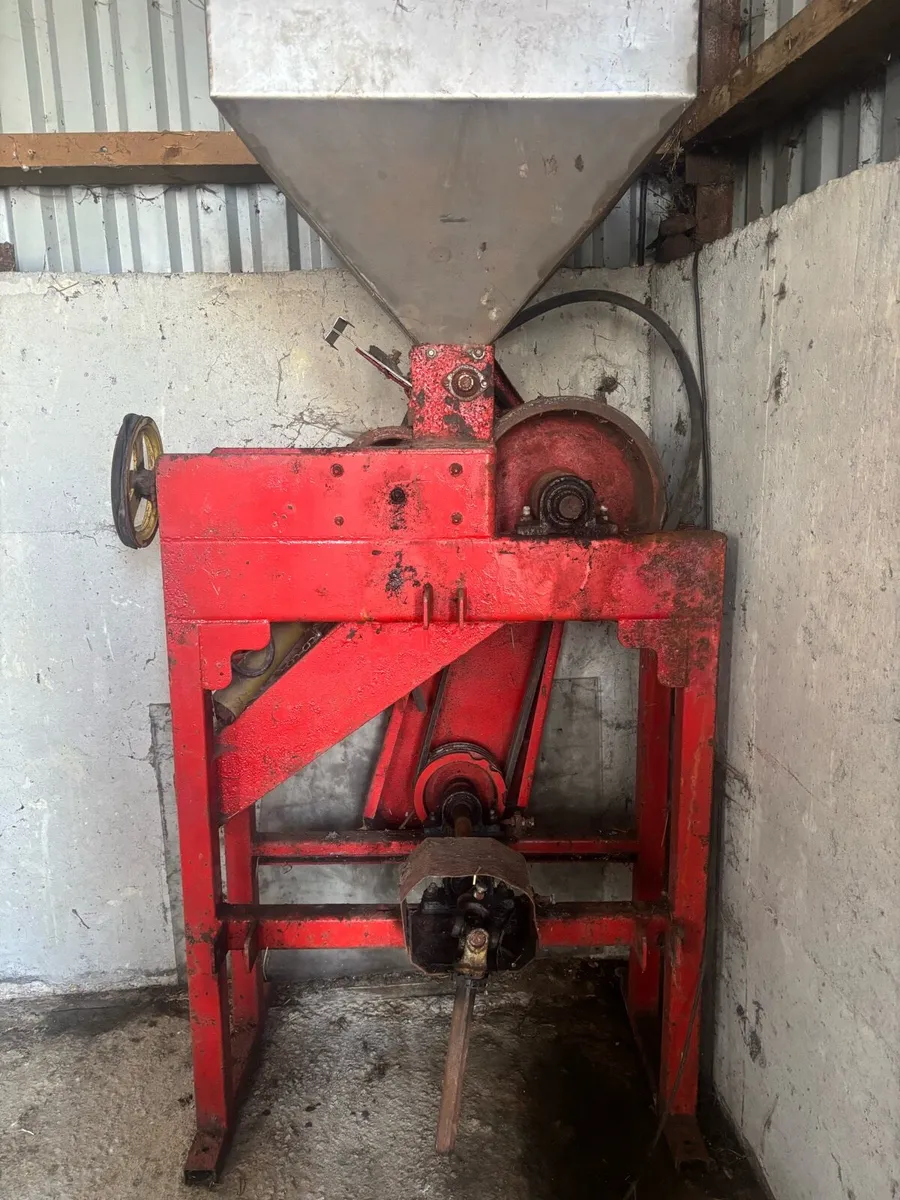 Barley roller and Beet chopper - Image 1