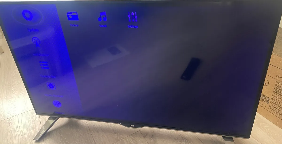 JVC LT-40C860 40-inch LED television - Image 2