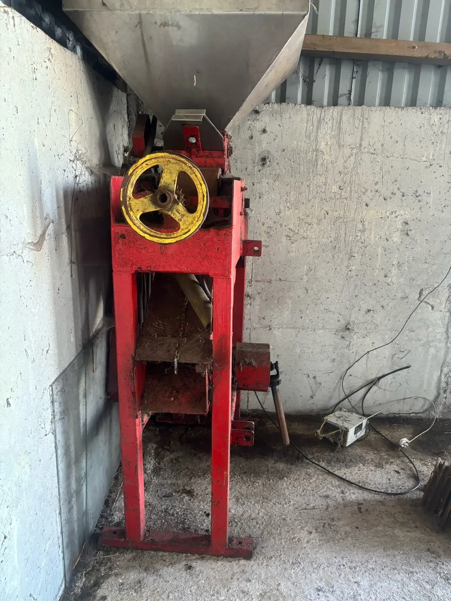 Barley roller and Beet chopper - Image 2