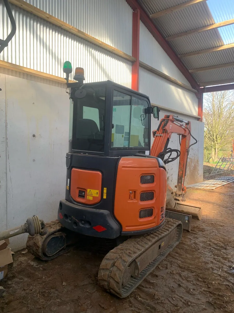 2018 Hitachi ZX33u - Image 4