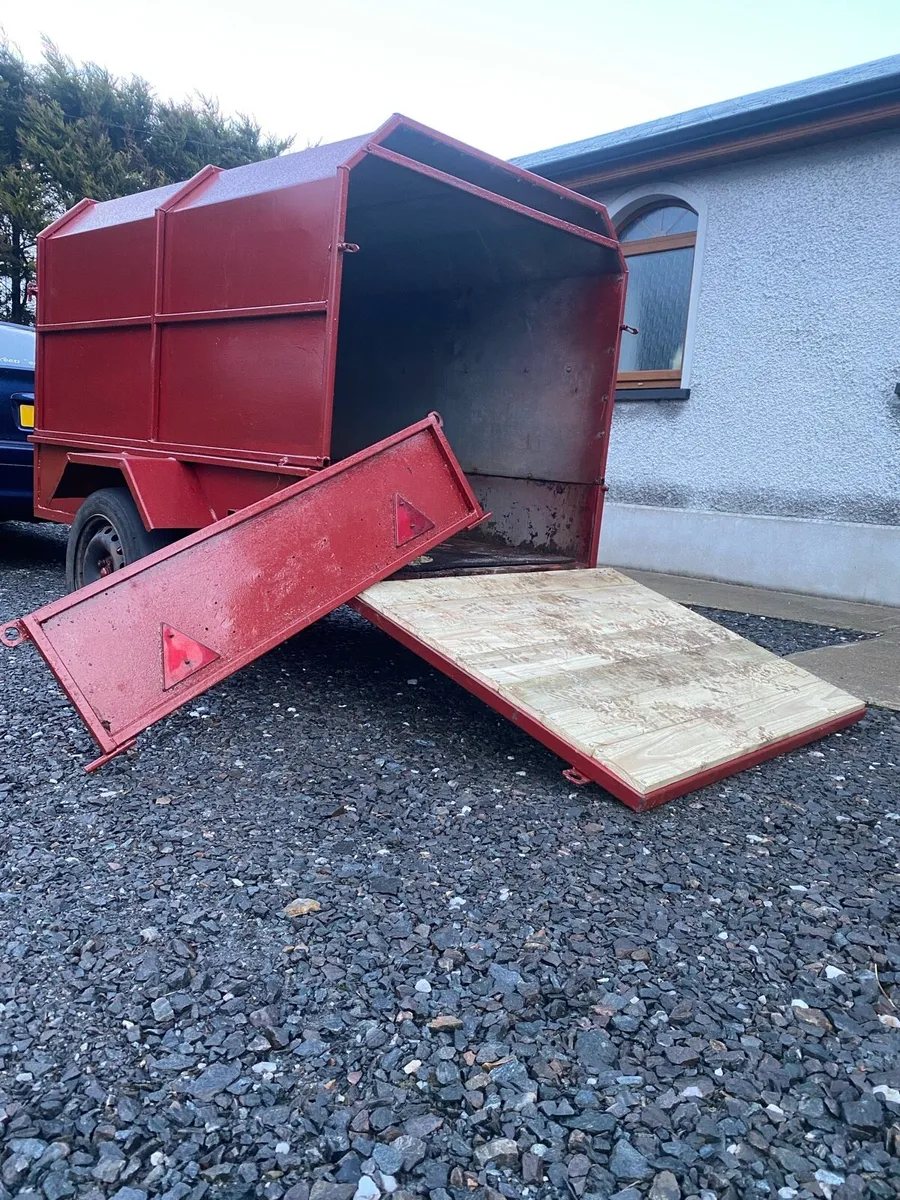 Sheep & car trailer - Image 1