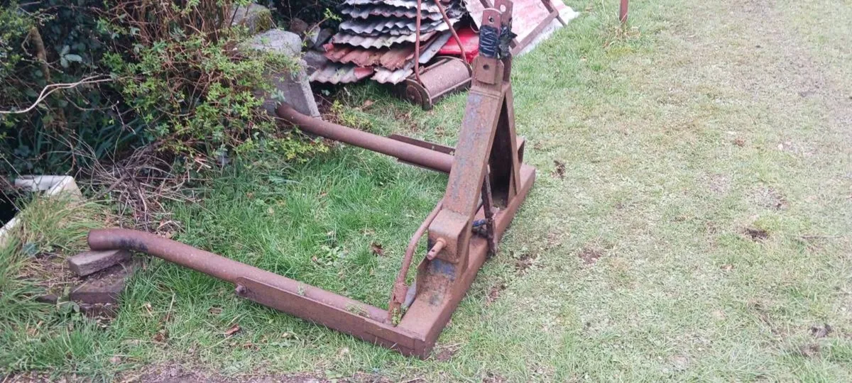 Bale carrier - Image 1