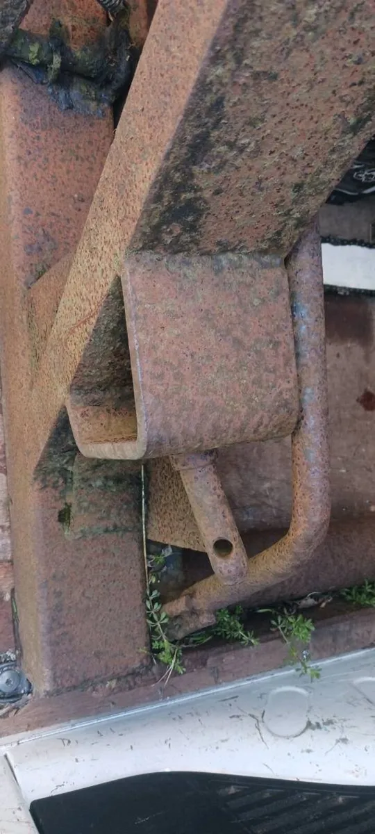 Bale carrier - Image 2