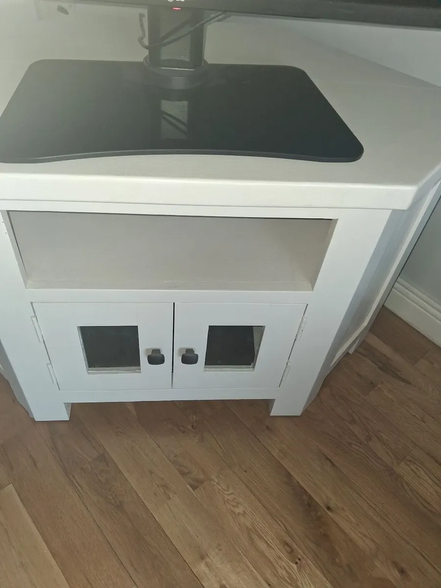 Display cabinet corner TV unit - Image 2