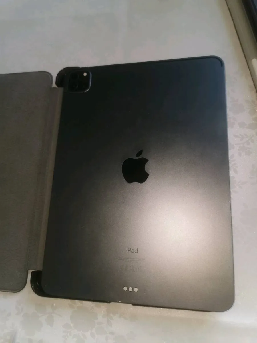 Ipad pro 11 inch - Image 1