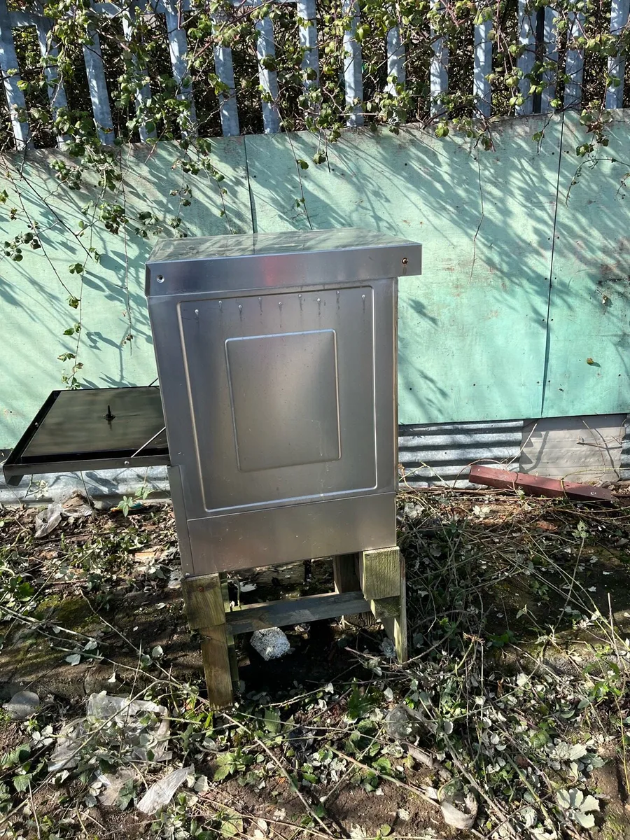 Fish smoking machine - Image 1