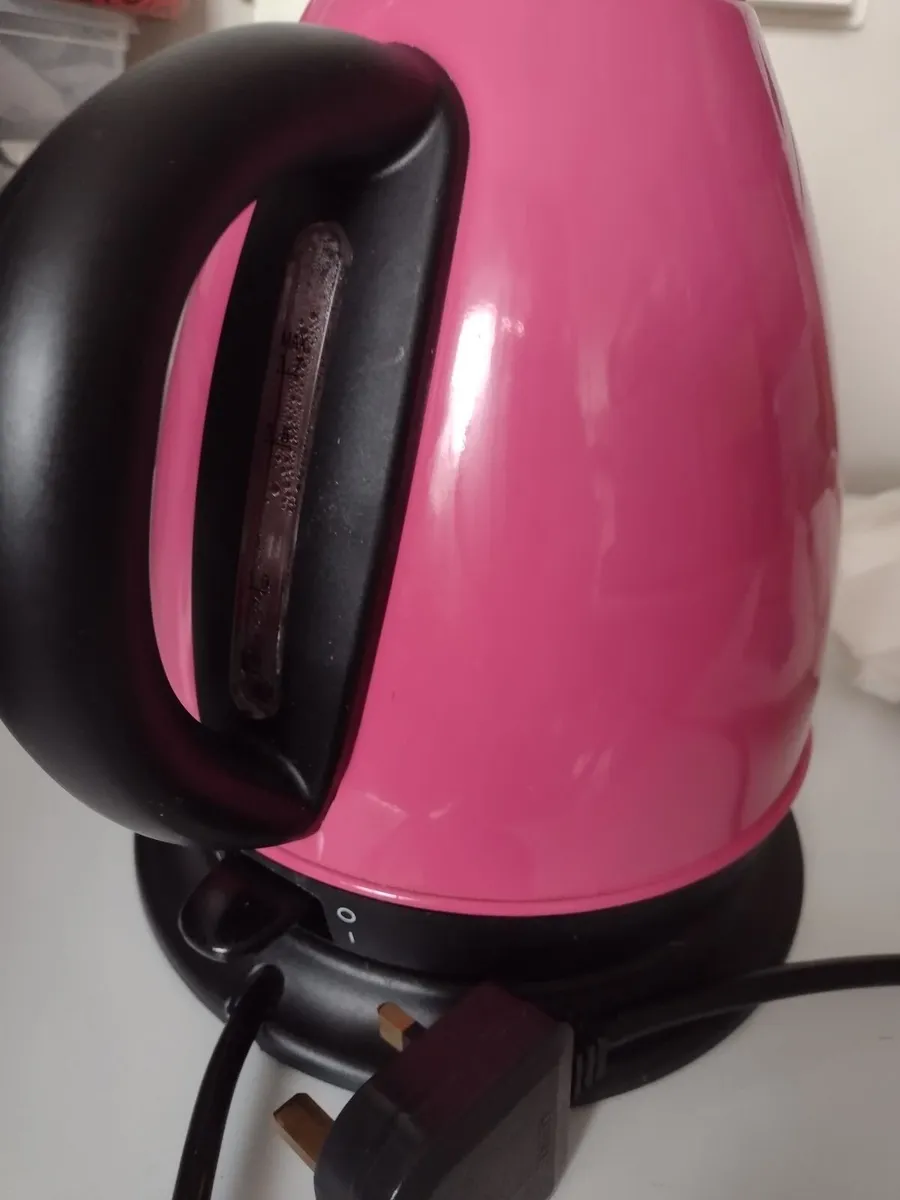 Dark pink cordless kettle - Image 2