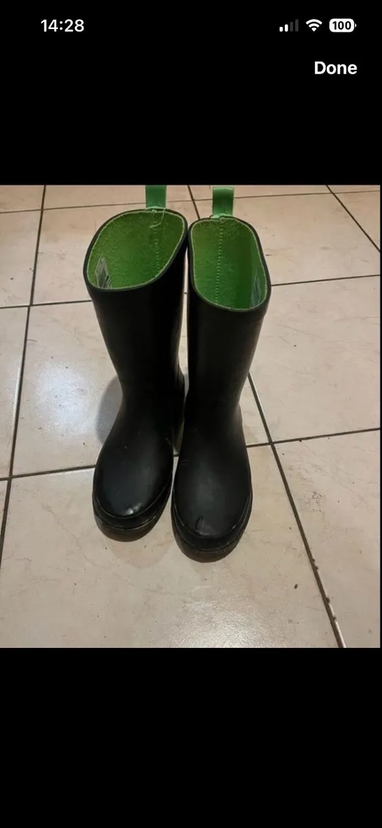 Garage sale - Image 2