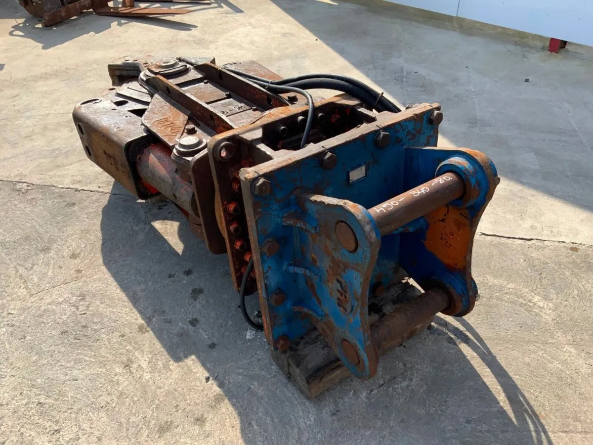 SCRAP METAL SHEARS ATTACHMENT....80mm PINS. - Image 4