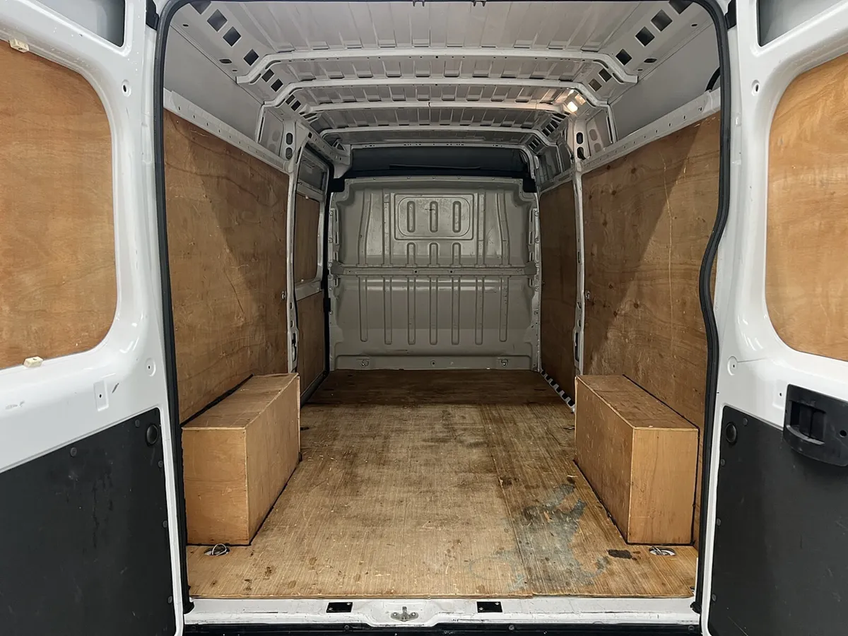 2023 Citroen Relay High Roof Panel Van - Image 3