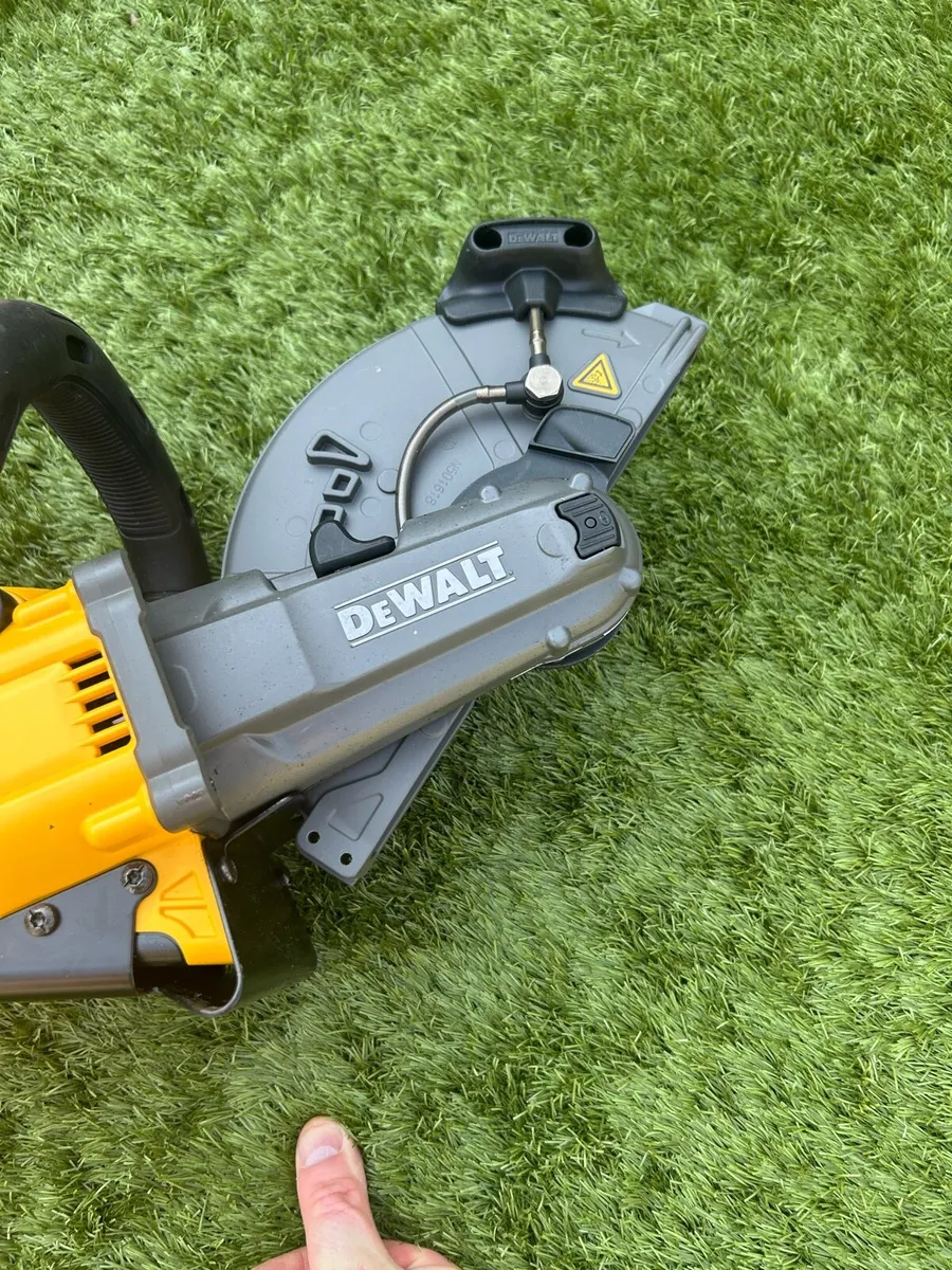 Dewalt Battery Operated Consaw - Image 3