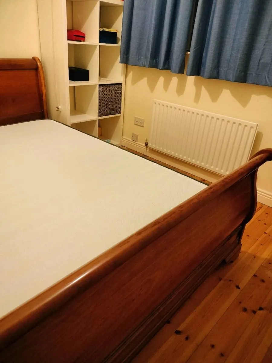 Sleigh bed - Image 1